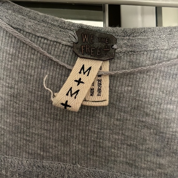 Cozy and simple sweater - Picture 2 of 2